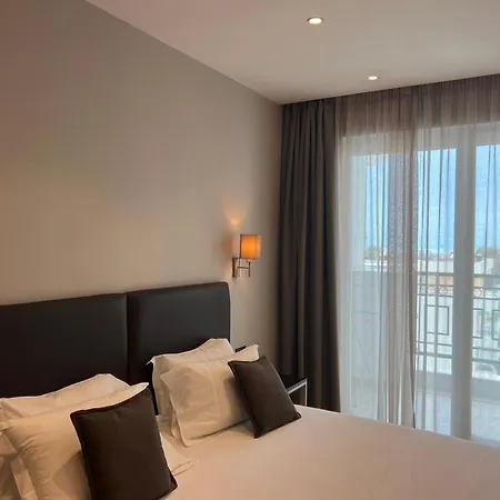 Coastline Luxury Lejlighedshotel Golem (Tirana)