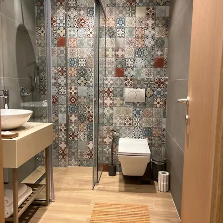 Coastline Luxury Ξενοδοχείο με διαμερίσματα 4*