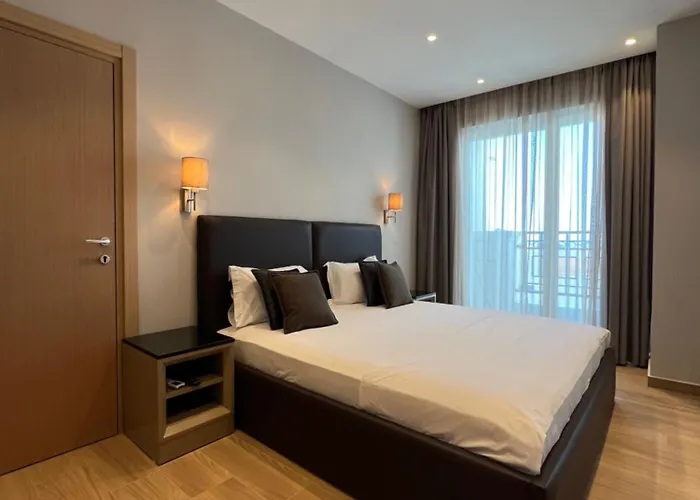 Coastline Luxury Aparthotel