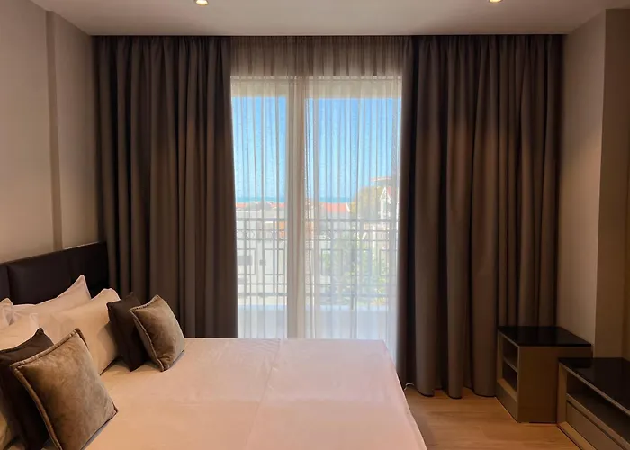 Aparthotel Coastline Luxury 4*