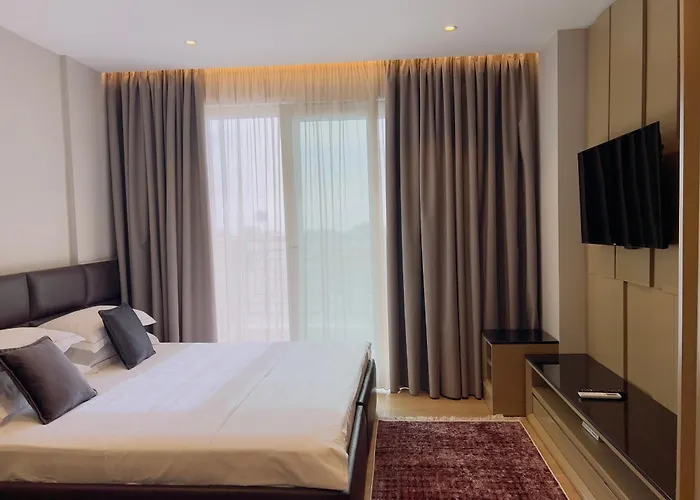 Coastline Luxury Aparthotel Golem (Tirana)