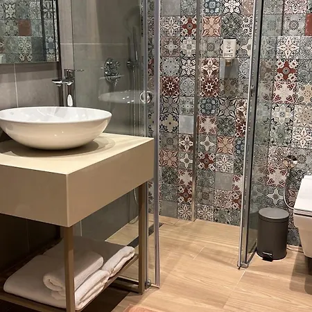 Coastline Luxury Lägenhetshotell 4*