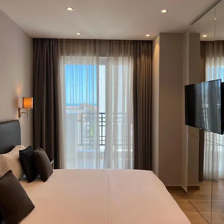 Coastline Luxury Apartmanhotel Golem