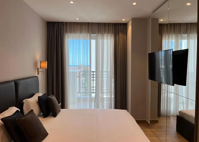 Coastline Luxury Aparthotel Golem (Tirana)